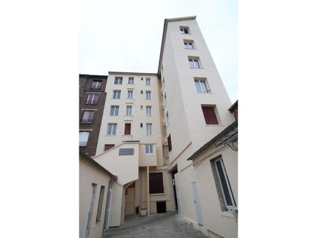 La Courneuve  136 000 €