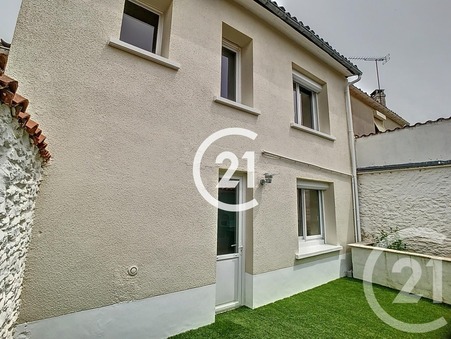 Cognac  183 600 €
