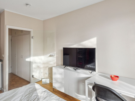 PARIS 17EME ARRONDISSEMENT  830 €