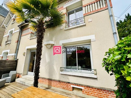 Chinon  282 450 €