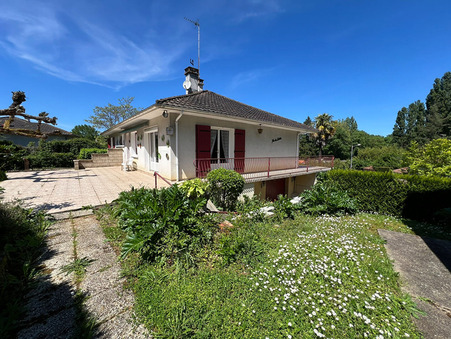 Gençay  195 000 €