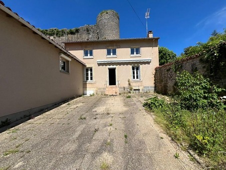 Gençay  107 000 €