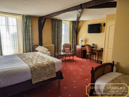 Chateau 3 216 000 €  Réf. 291 Crecy la Chapelle