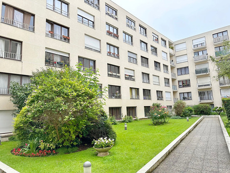 Paris  294 000 €