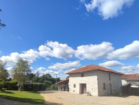 Lesterps  106 590 €