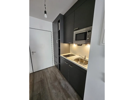 PARIS 11EME ARRONDISSEMENT  695 €