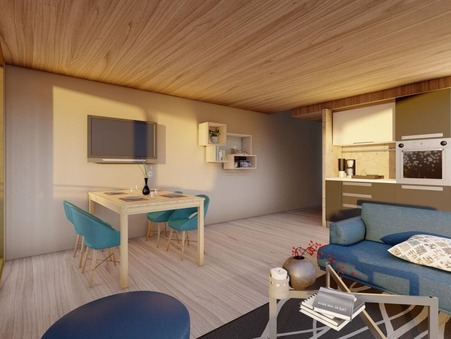 La Courneuve  326 000 €