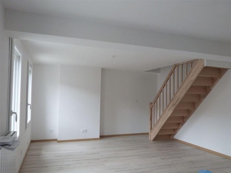Charleval  476 000 €