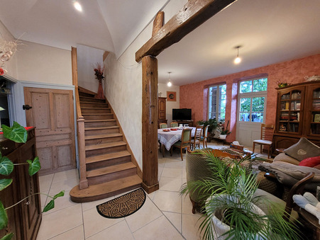 Saint-Pierre-d\'Albigny  335 000 €