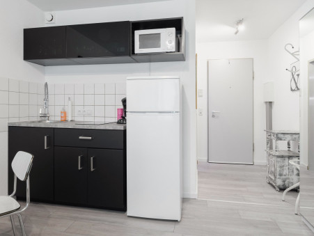 PARIS 17EME ARRONDISSEMENT  957 €