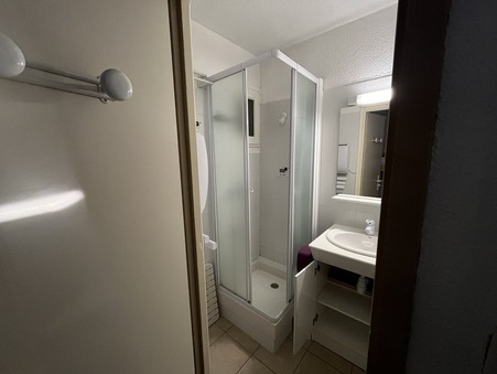 Appartement sur Les Angles ; À partir de 247 €  ; A louer Réf. 2005