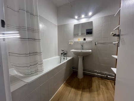 Appartement sur Les Angles ; À partir de 200 €  ; A louer Réf. 202