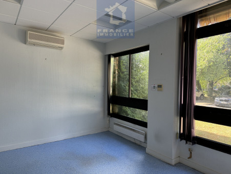 Location local commercial Calais 62100; 1 800 € 