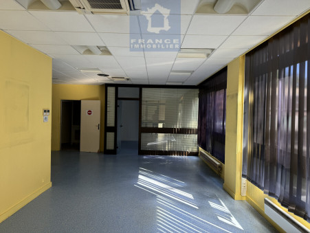 A louer local commercial Calais 62100; 1 800 € 