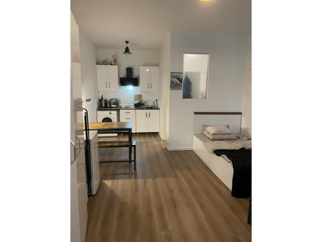 PARIS 16EME ARRONDISSEMENT  820 €