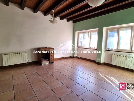 Jouy  174 900 €