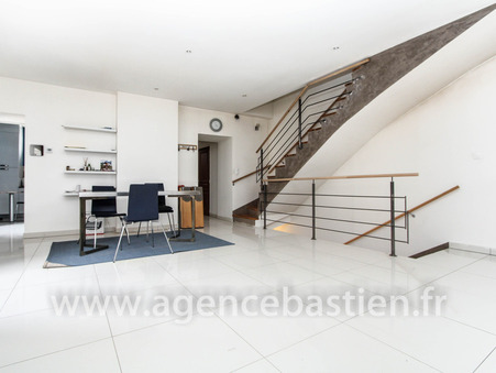 Saint-Genis-Pouilly  670 000 €