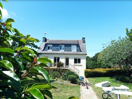 Châteauneuf-du-Faou  158 000 €