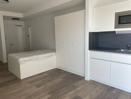 PARIS 16EME ARRONDISSEMENT  885 €