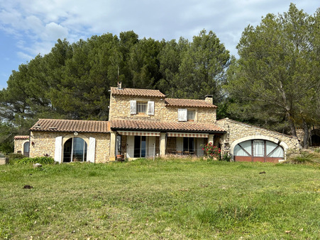 ROUSSILLON  840 000€