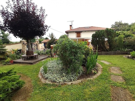 Oradour-Fanais  294 000 €