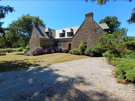 Gouézec  315 000 €