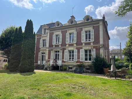 Mouy  992 750 €