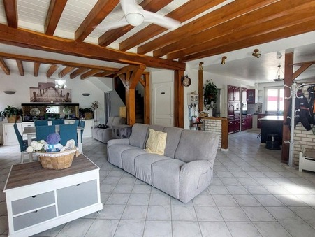 Saint-Claude-de-Diray  242 000 €