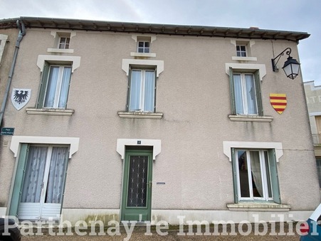 Gourgé 64 000 €