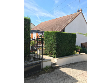 Saint-Hilaire-de-Court  177 600 €