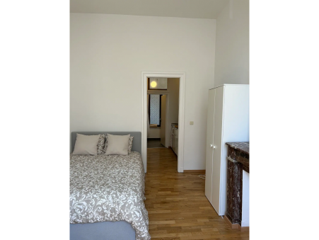 PARIS 16EME ARRONDISSEMENT  865 €