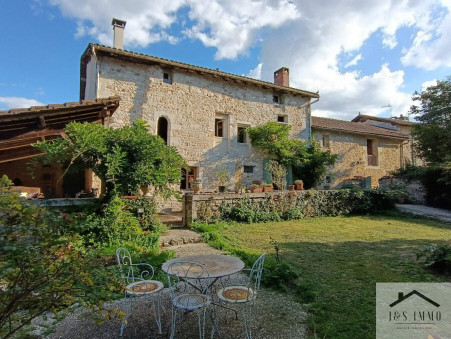 LA ROCHEFOUCAULD EN ANGOUMOIS   520 000 €