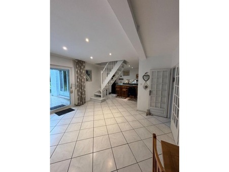 Quesnoy-sur-Deûle  459 900 €