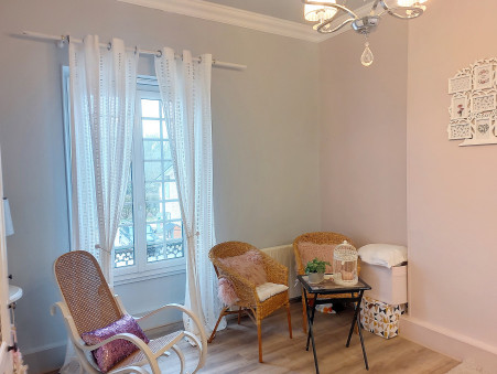 Chateau 895 000 € sur Bordeaux (33000) - Réf. SJ460501