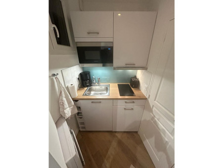 PARIS 17EME ARRONDISSEMENT  685 €