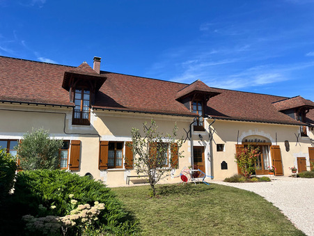 Auxerre  400 000 €