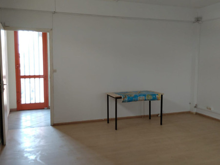 A louer local professionnel Baie-Mahault 97122; 650 € 