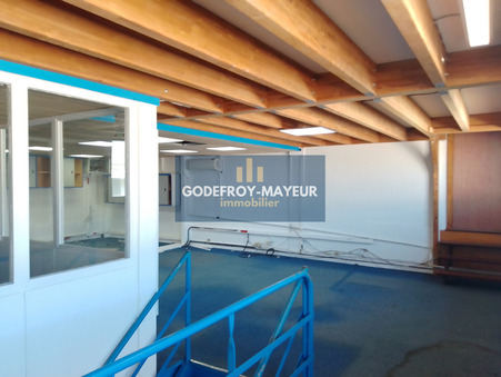 Local commercial 580 000 €  sur Baie-Mahault (97122) - Réf. 145325491