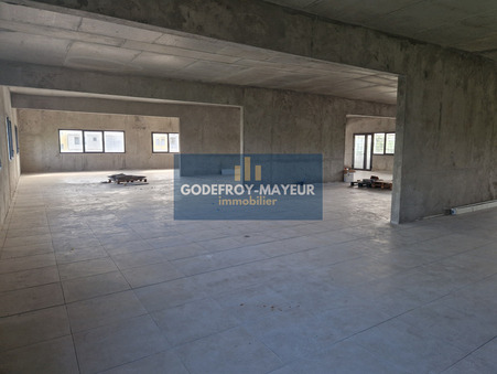 Location local commercial Les Abymes 97139; 5 000 &euro; 