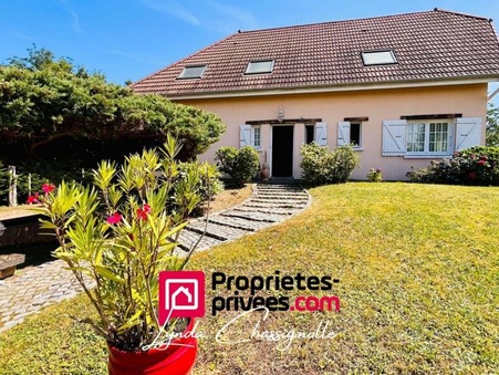 Roanne  372 000 €