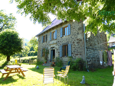 Thiézac  197 000 €