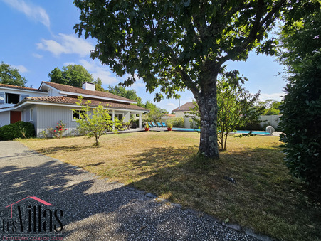 Léognan  628 800 €