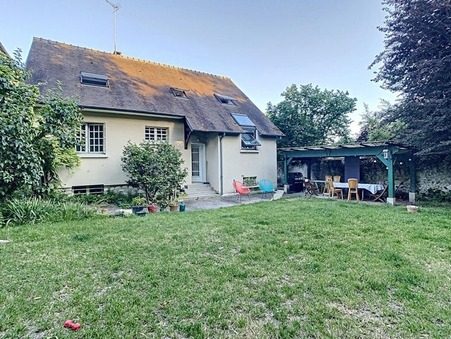 Montlhéry  421 900 €