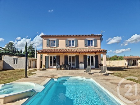 Arles  445 000€