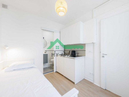 PARIS 11EME ARRONDISSEMENT  387 €