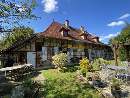 MONTJAY  425 000 €