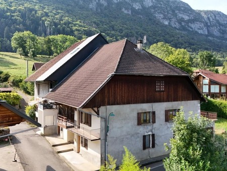 Lathuile  480 000 €