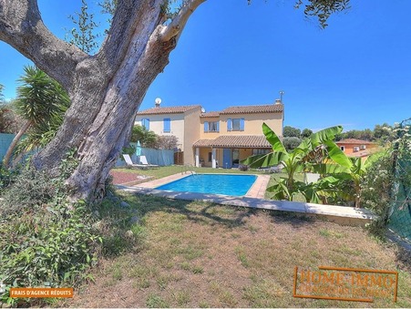 Biot  657 000€