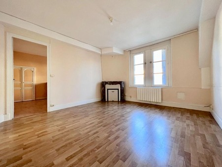 Nevers 74 000 €