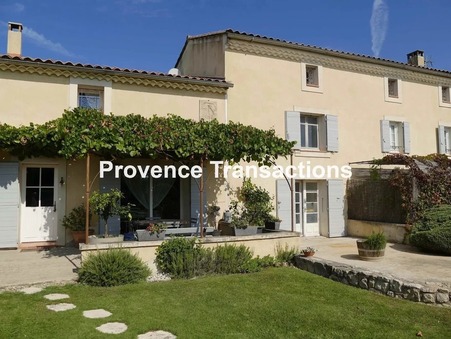 Pernes-les-Fontaines  775 000€